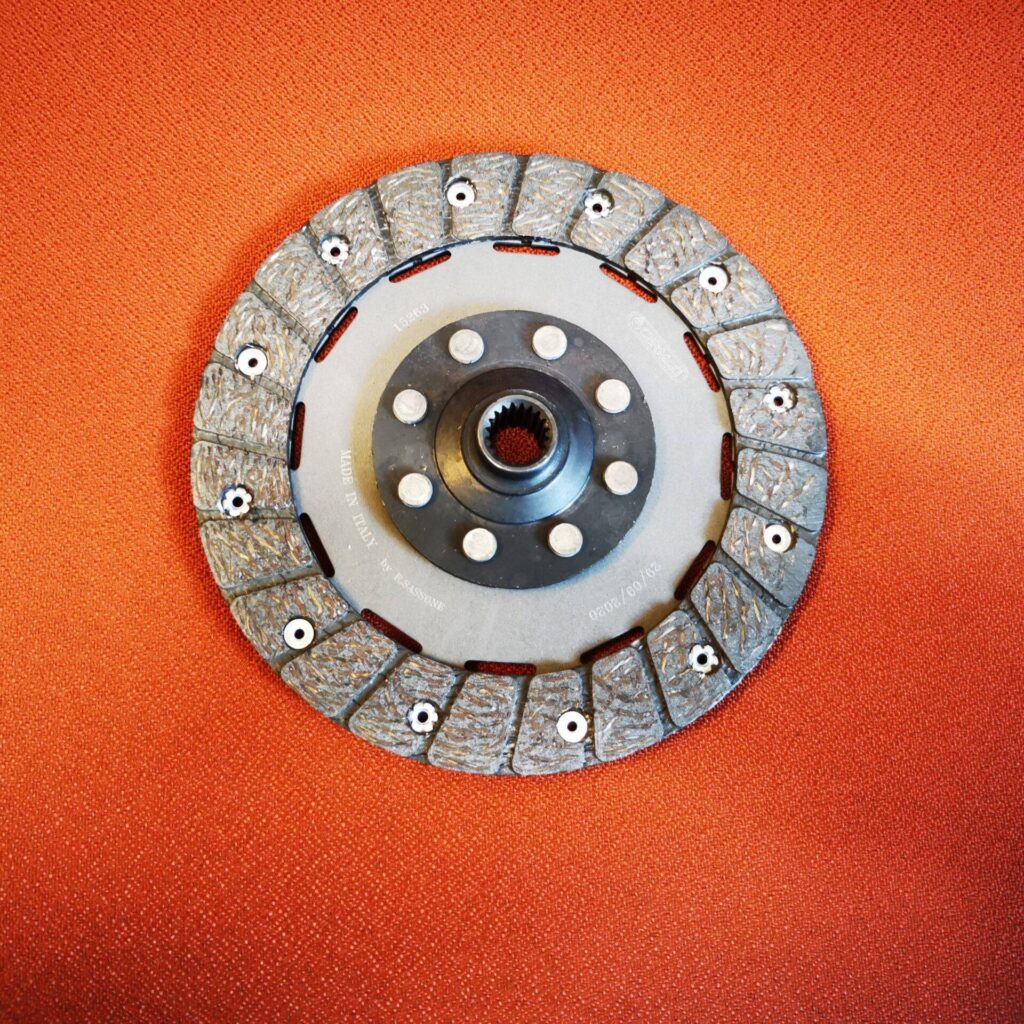 39.985.115 ΔΙΣΚΟΣ FERRARI ΜΕ ΚΙΝΗΤΗΡΑ MITSUBISHI 183X17X20 ΔΟΝΤΙΑ