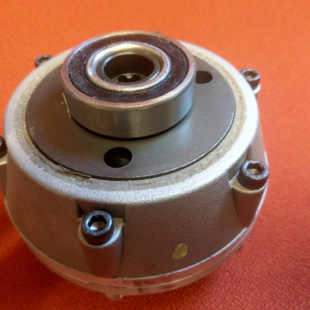 ΣΥΜΠΛΕΚΤΗΣ FORT ΧΟΡΤΟΚΟΠΤΙΚΟ 8 ΔΟΝΤΙΑ Cone clutch Ø 103x79 Shaft Ø 23 Taper 1:515x12 - 8 grooves