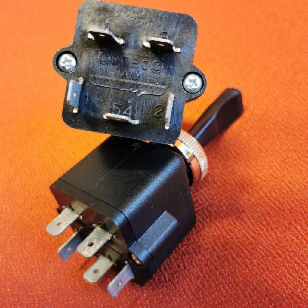 1424108M91 ΔΙΑΚΟΠΤΗΣ ΦΛΑΣ GOLDONI Q85  02050531 , J.DEERE FG2050531  LANDINI M.FERGUSON 15.104.000.01, 1424108M91, 30/956-10