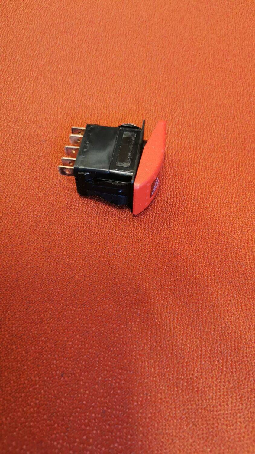 3559544m91 ΔΙΑΚΟΠΤΗΣ ΑLARM LANDINI MF LANDINI MISTRAL40-45-50-55 ALRINE TIER III 70-80-85 VISION 80-85-90-100-105 VISION II 85-95-100 VISION III 100-105 CLOBUS II 50-60-65-70-75-80-90-100 1998-2004 GHIBI II 85-95-105 MYTHOS 90-100-110 LEGENT 105-110-115-130-145-165 LANDPOWER 100-105-125-135-145-165-180 MF