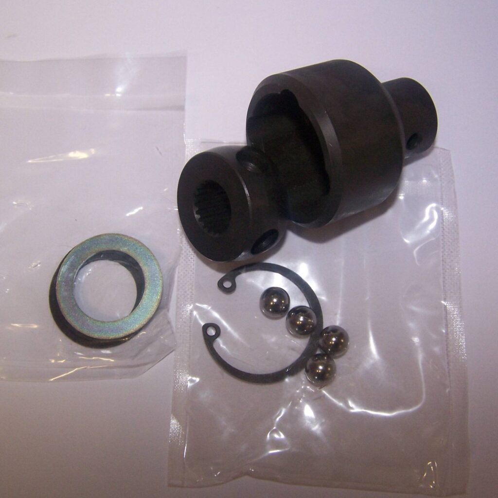 66611-14100 Kubota B7100HST-D Propellershaft, Ball joint SHAFT PROPELLER COUPLING ORIGINAL KUBOTA 66611-14100 66611-14101