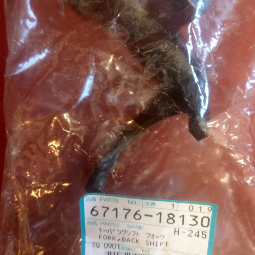 67176-18130 ΦΟΥΡΚΕΤΑ ΟΠΙΣΘΕΝ KUBOTA  SEIRA B , B-2150