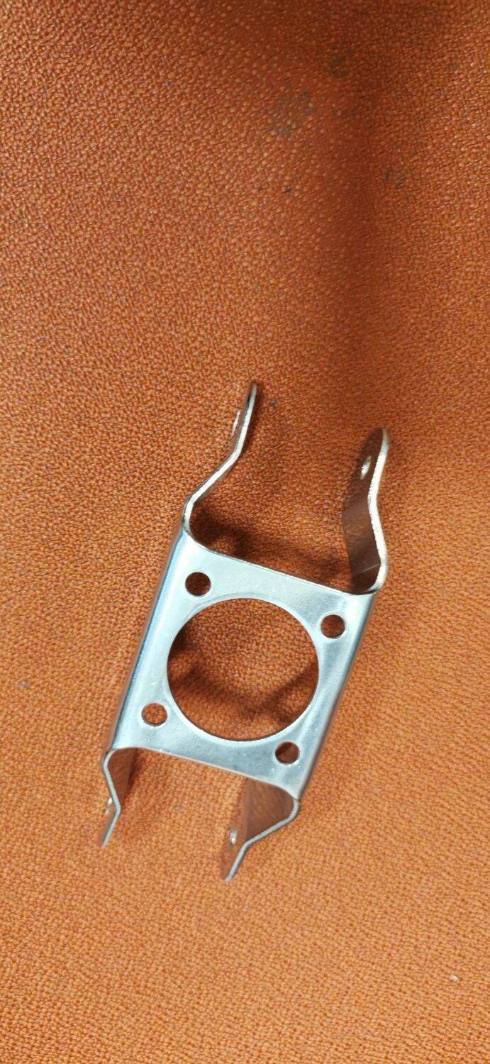 Supporto pettine MG - P3004  29  € ΒΑΣΗ ΧΤΕΝΙΩΝ LISAM